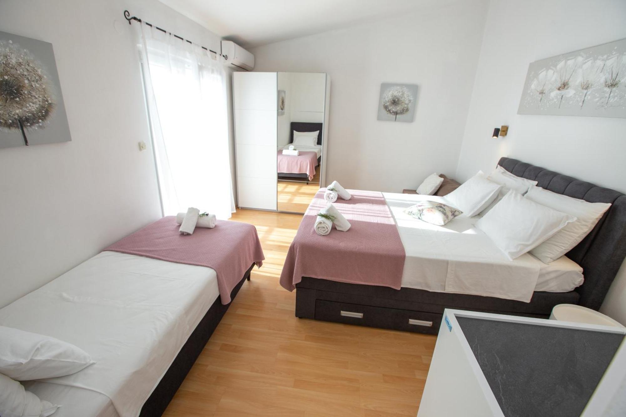Villa Veca Starigrad Paklenica Buitenkant foto