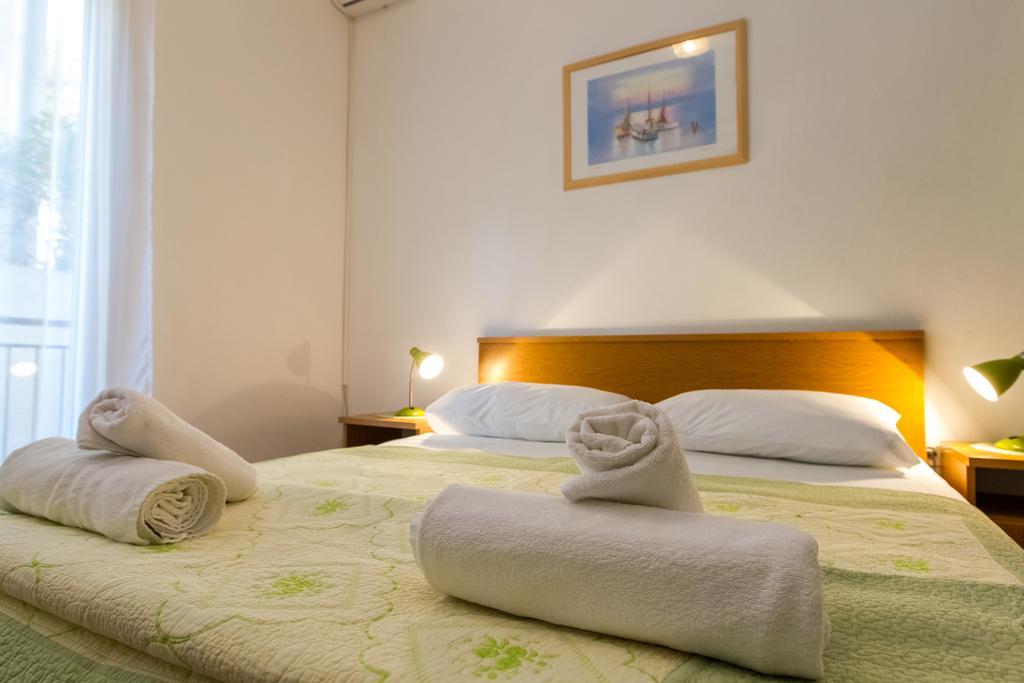 Villa Veca Starigrad Paklenica Buitenkant foto
