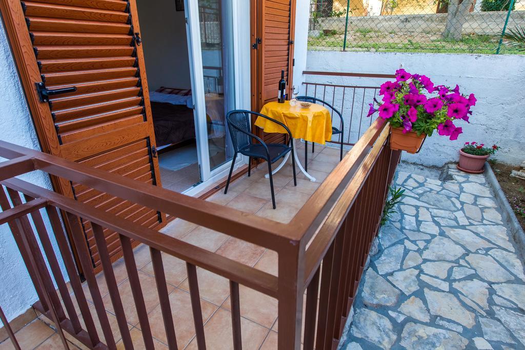Villa Veca Starigrad Paklenica Buitenkant foto