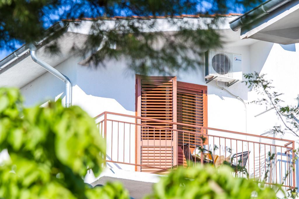 Villa Veca Starigrad Paklenica Buitenkant foto